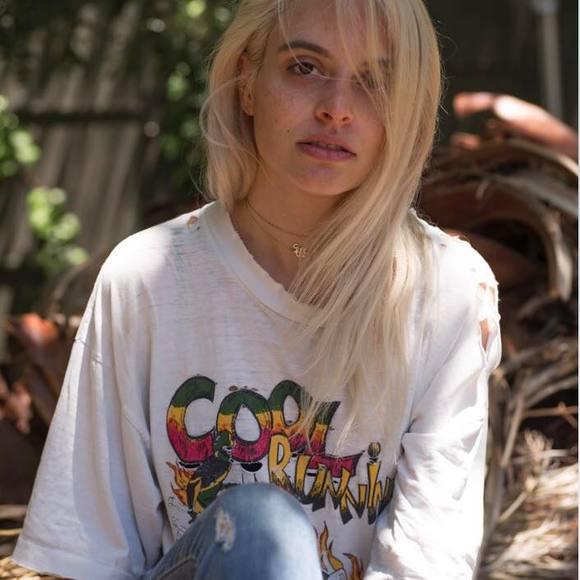 Meet your Posher, Molly - Picture 1 of 1